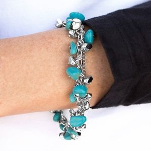 NWT Silve tone metal & turquoise colored bracelet